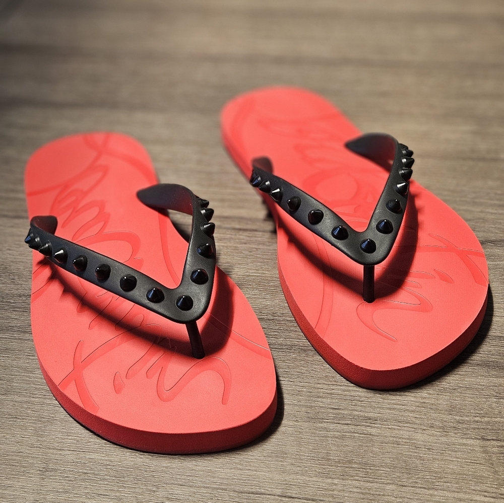 Christian Louboutin Loubi Flip Donna Flat Spiked Rubber Flip Flops